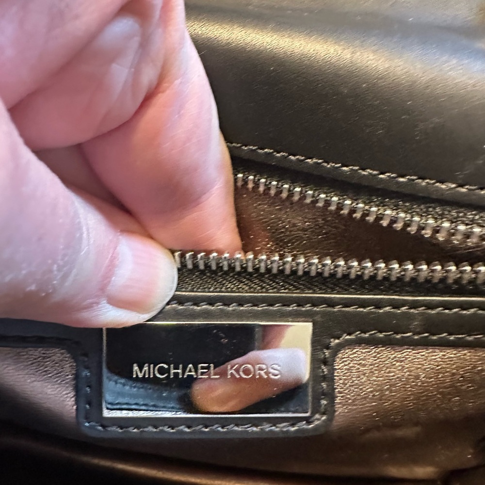 Michael Kors Genuine Leather Middleton Handbag Includes Dust Bag NWT with COA - Picture 6 of 16